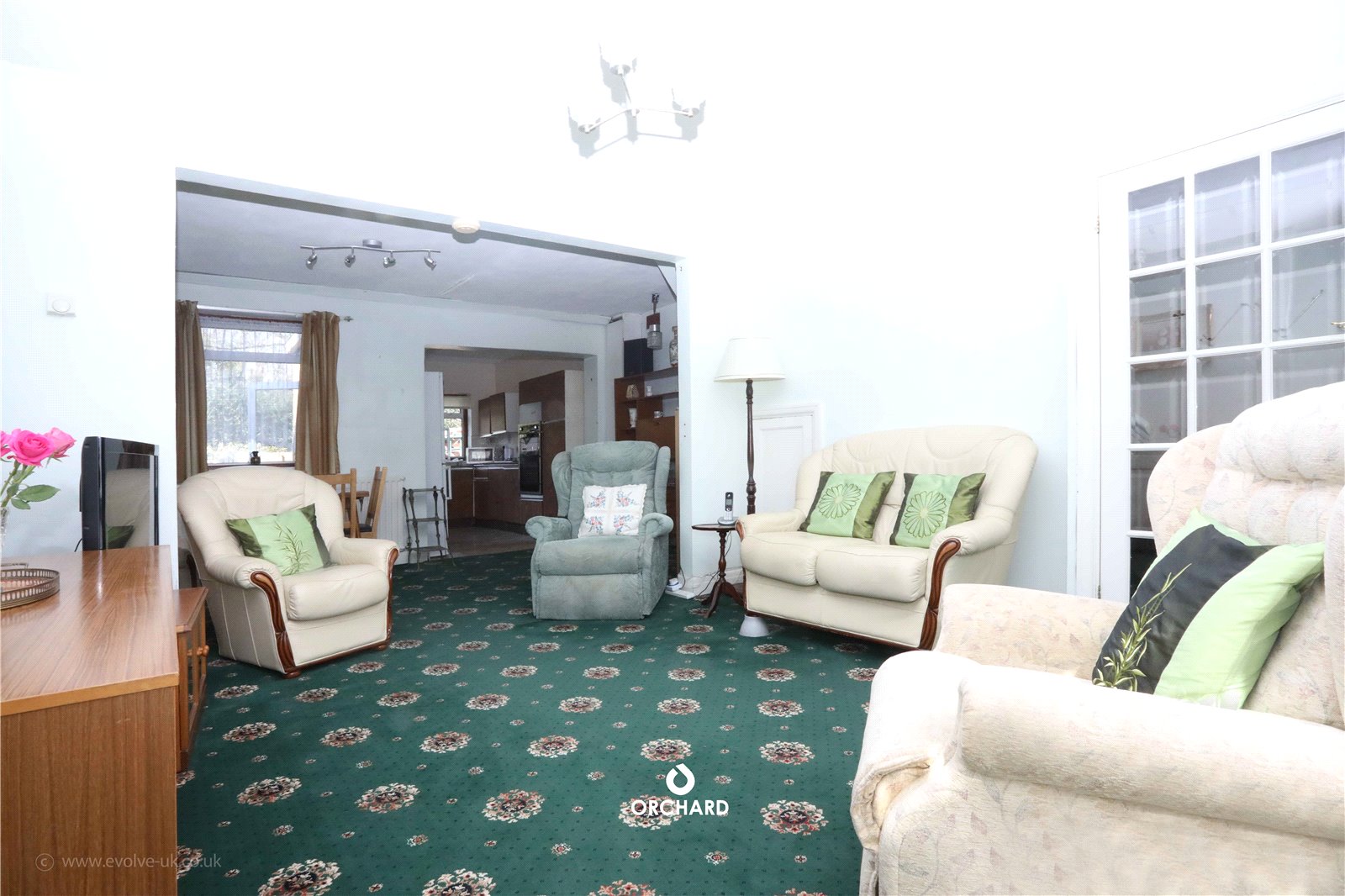 Property in Linden Avenue, Ruislip, HA4 8TZ