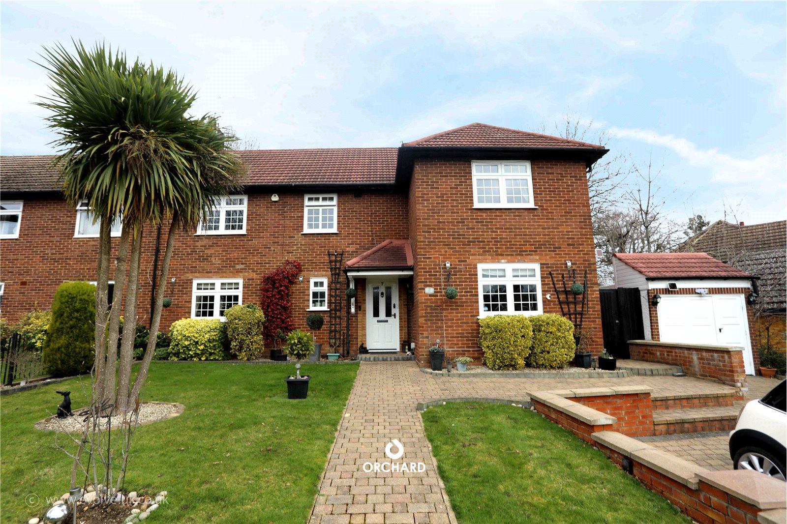 Property in Woodstock Drive, Ickenham, UB10 8EE