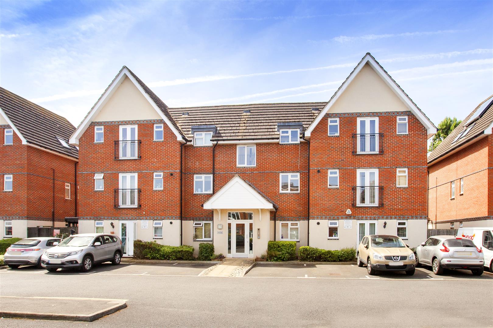  Charlton Court, , Uxbridge Road, Hayes, Greater London, UB4