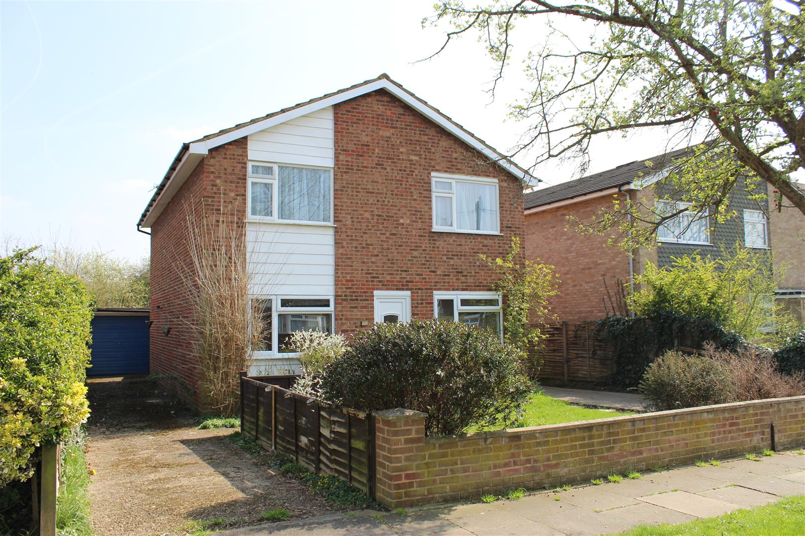 a, Cedar Avenue, Ruislip, Greater London, HA4