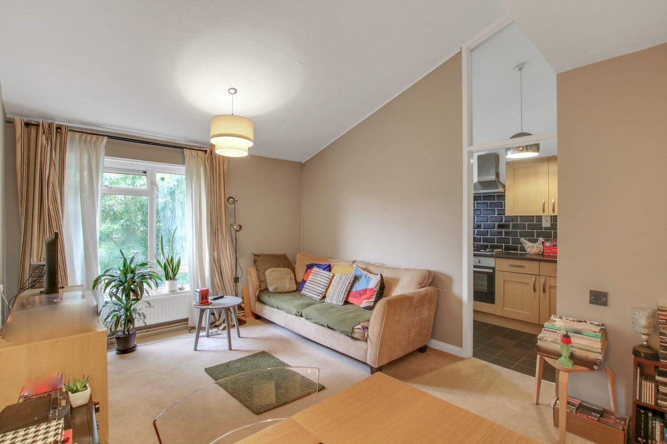 Enfield Close, Uxbridge, London, UB8