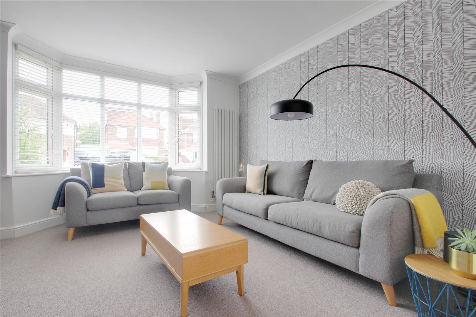 Property in Broomfield Avenue, Worthing, West Sussex, BN14 7SD