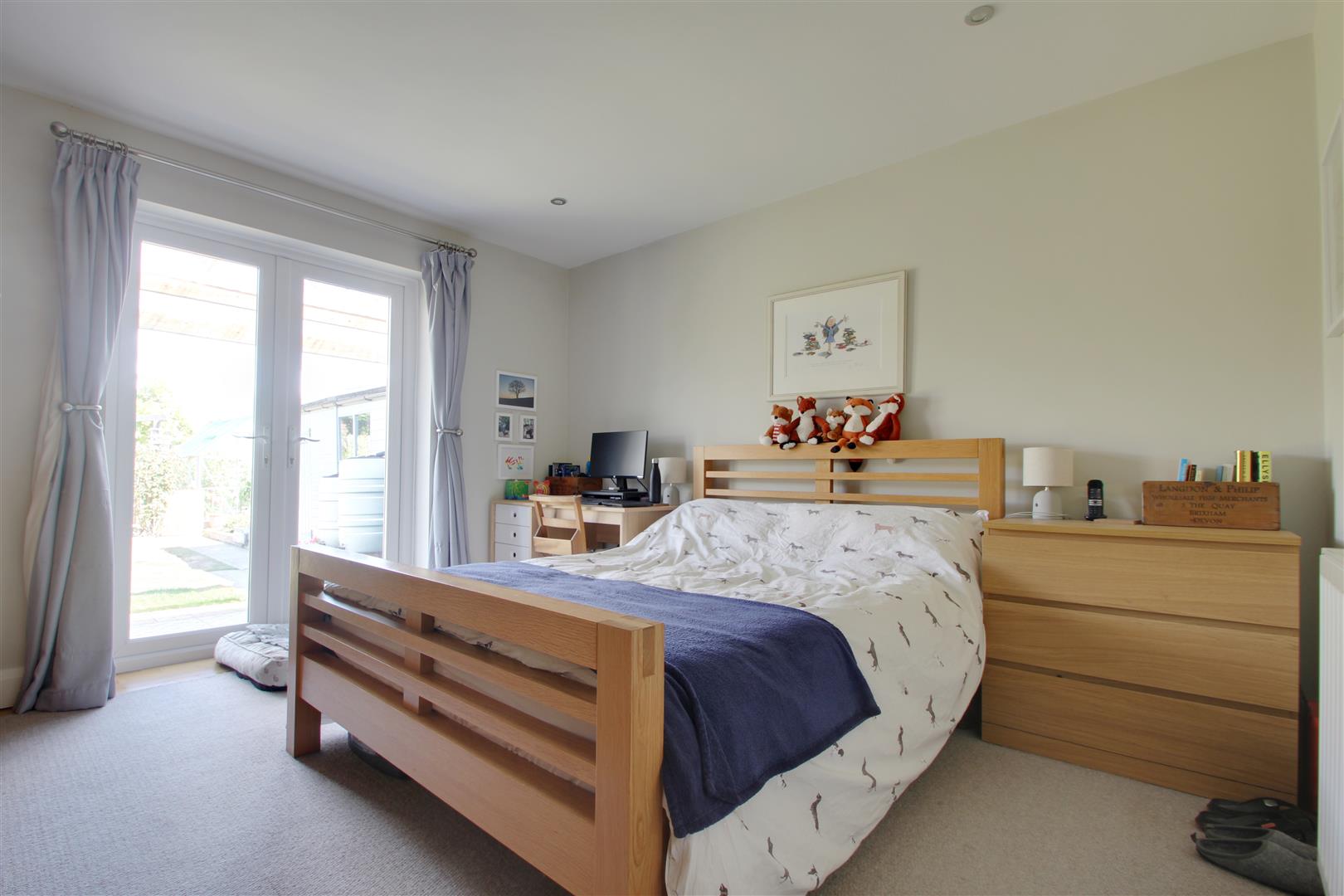 Property in Goring Way, GoringBySea, Worthing, West Sussex, BN12 5BS