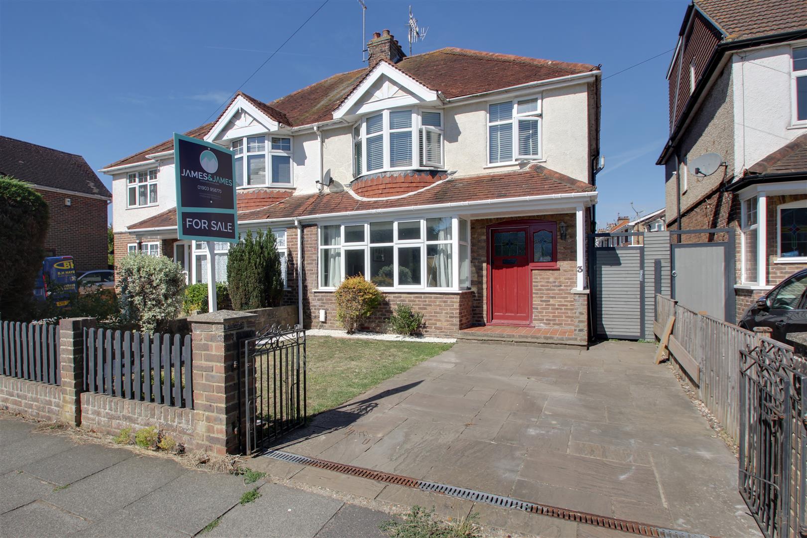Property in Grand Avenue, Lancing, West Sussex, BN15 9PS