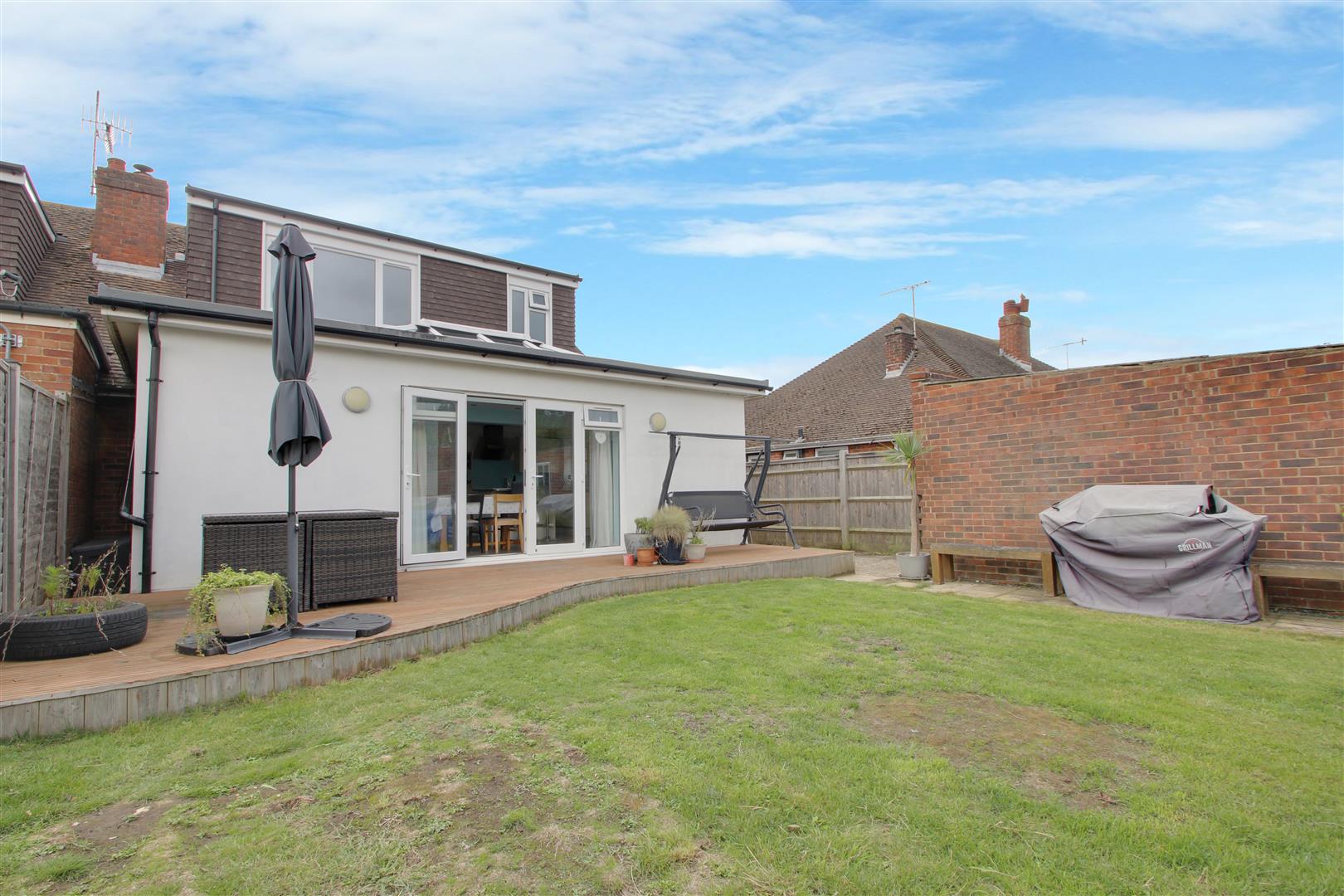 Property in Orchard Avenue, Worthing, West Sussex, BN14 7QD