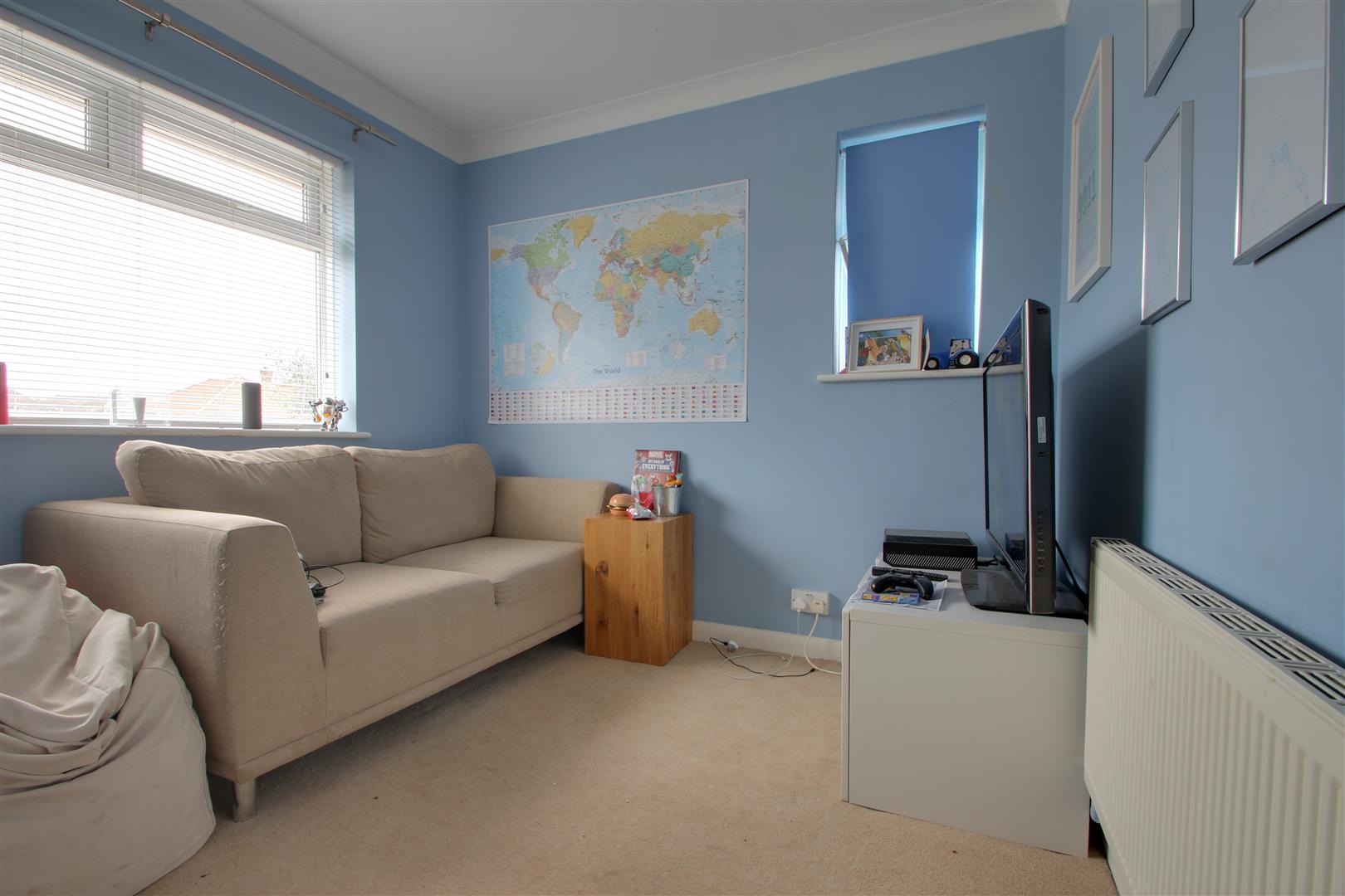 Property in Orchard Avenue, Worthing, West Sussex, BN14 7QD