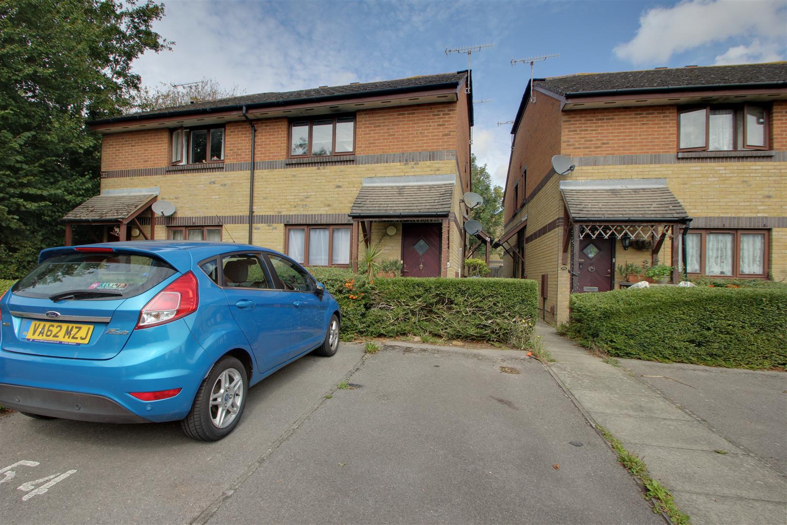 Property in Carisbrooke Drive, Worthing, West Sussex, BN13 3QT