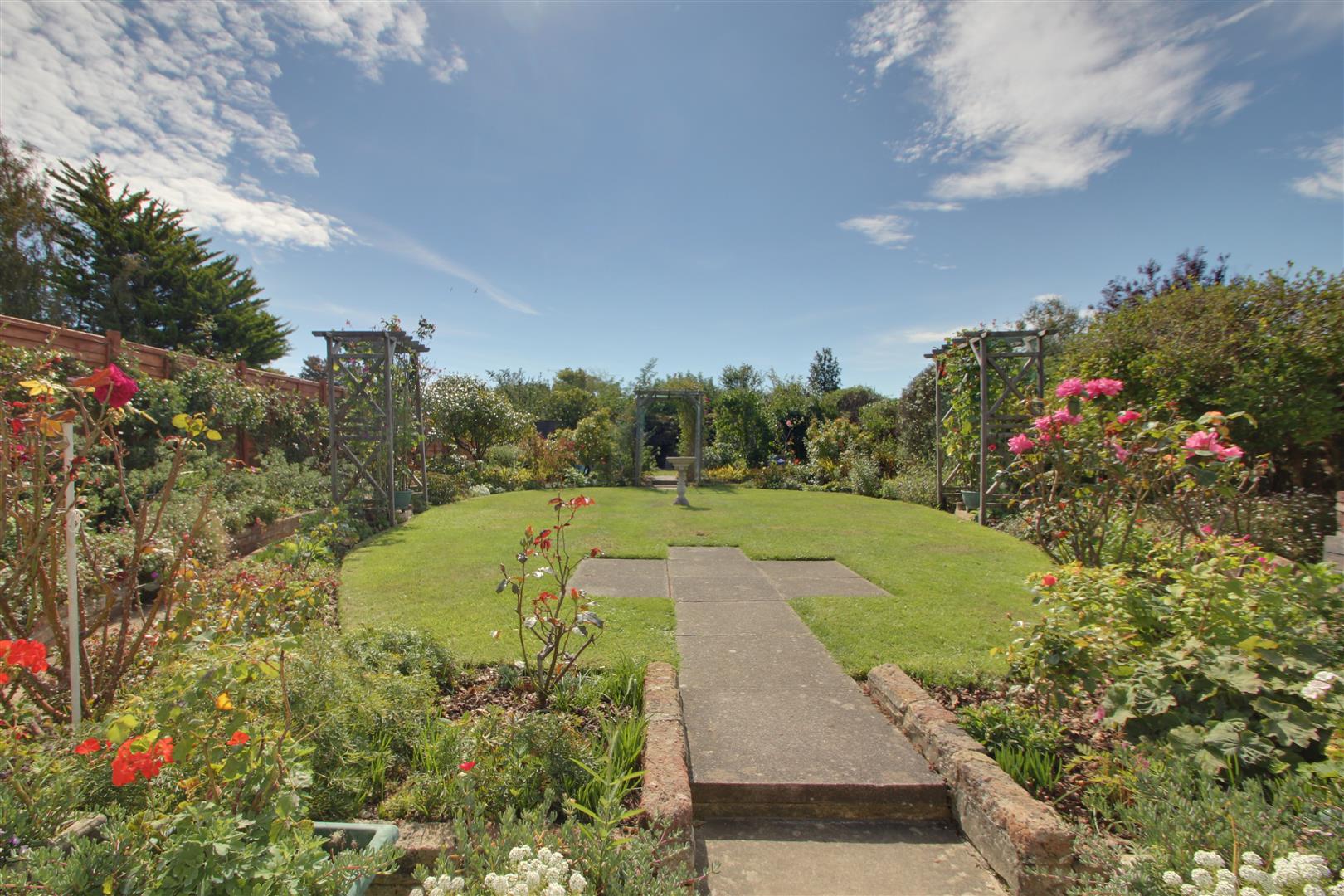 Property in Goring Way, GoringBySea, Worthing, West Sussex, BN12 5BU