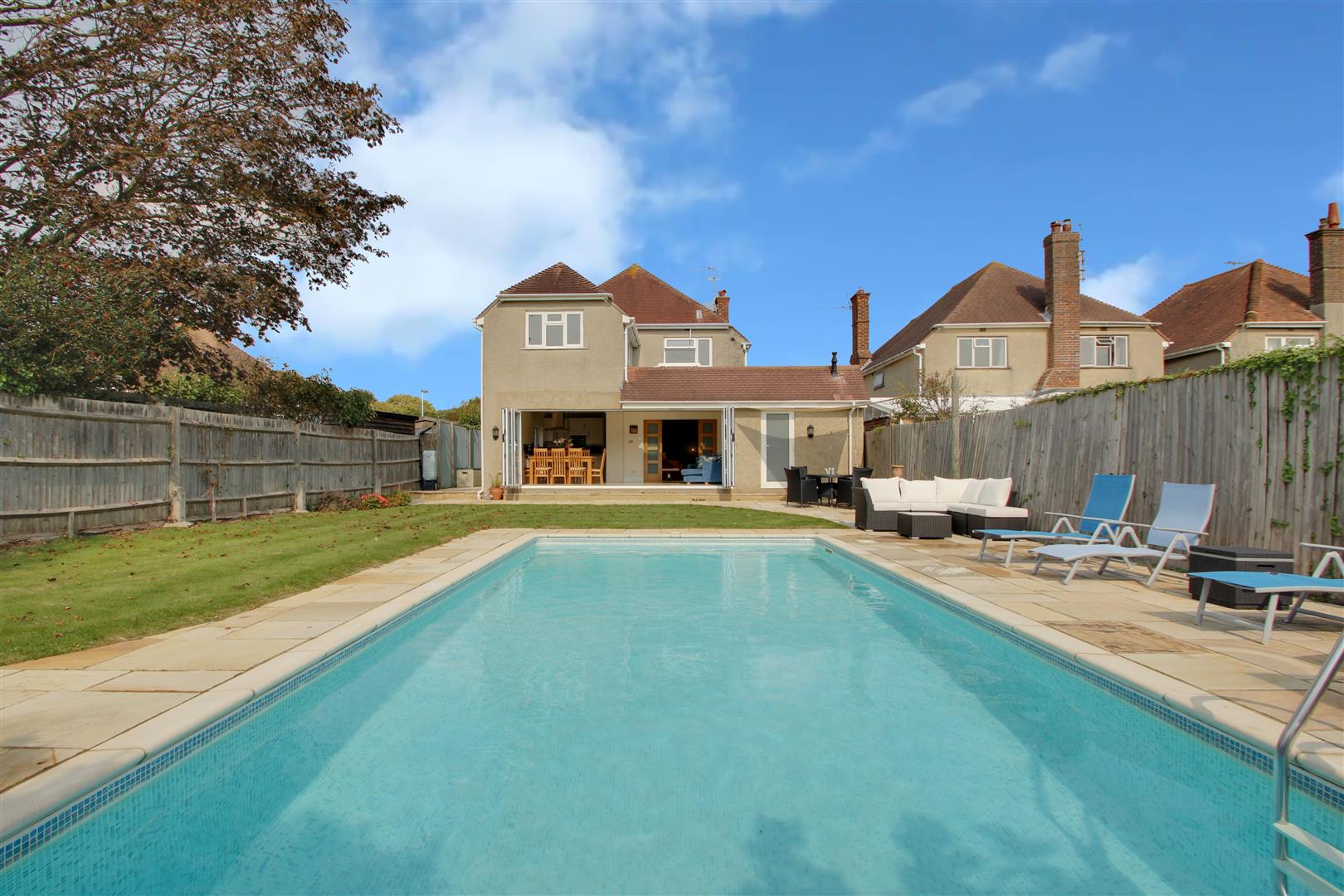 Property in Harvey Road, GoringBySea, Worthing, West Sussex, BN12 4DS