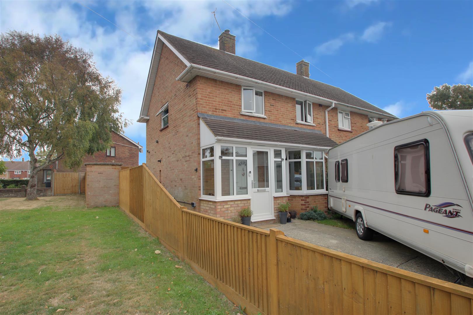 Property in Melbourne Avenue, GoringBySea, Worthing, West Sussex