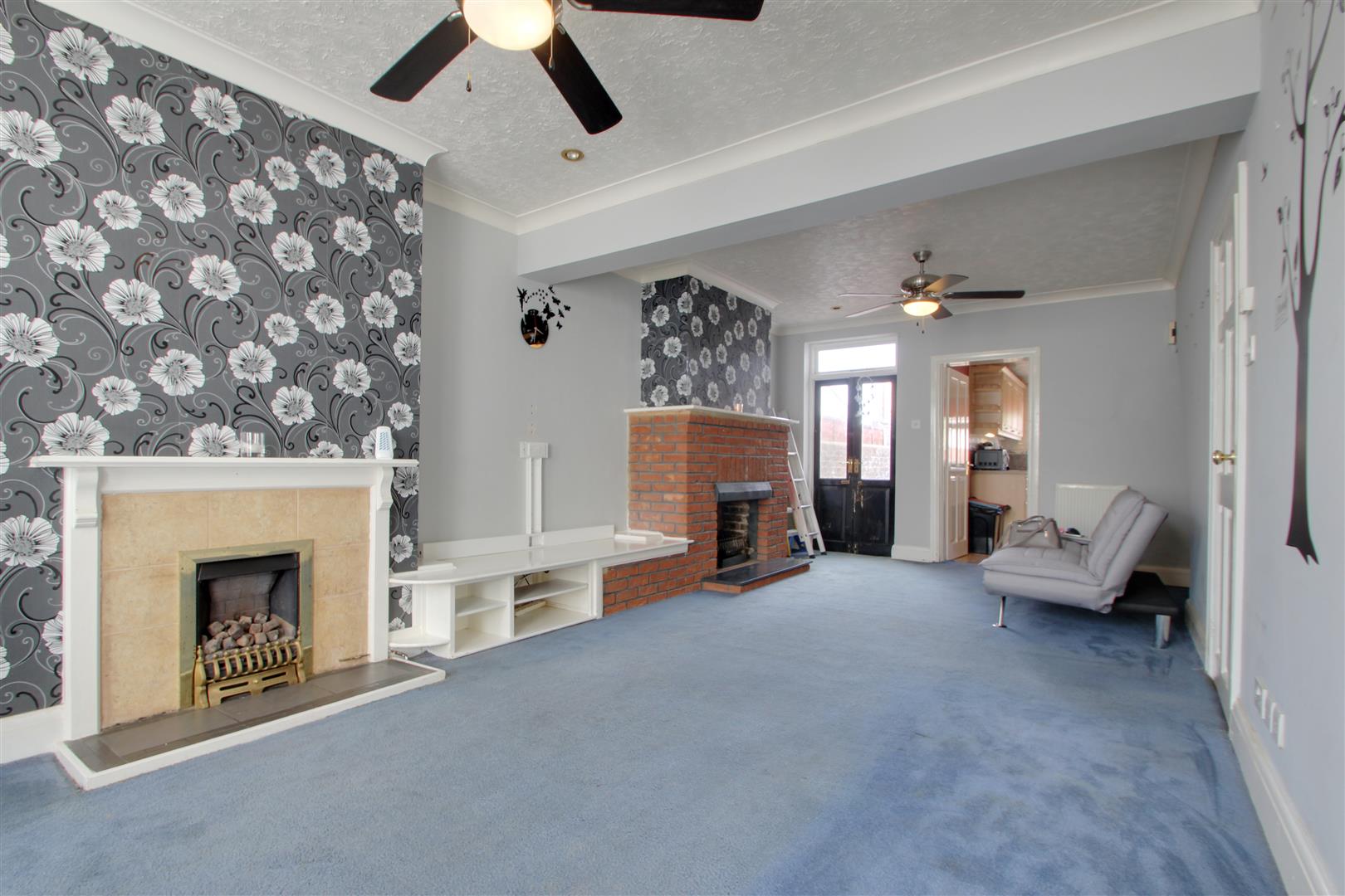 Property in Elm Grove, Worthing, West Sussex, BN11 5LJ