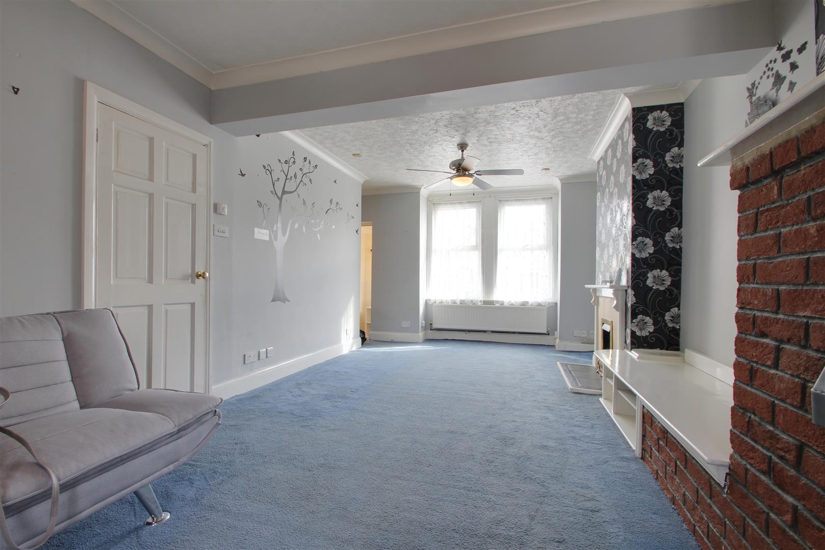 Property in Elm Grove, Worthing, West Sussex, BN11 5LJ