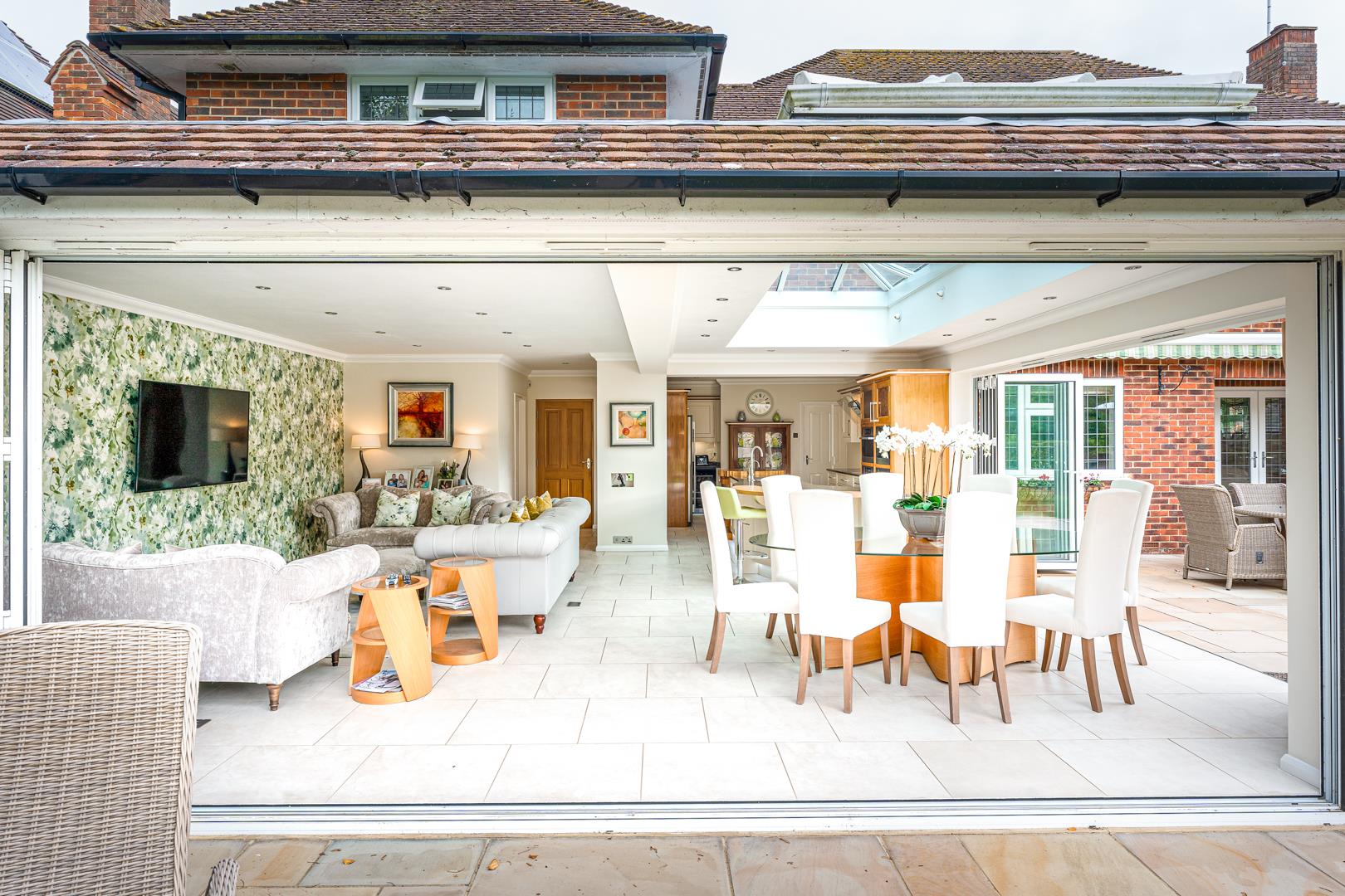 Property in First Avenue, Worthing, West Sussex, BN14 9NP