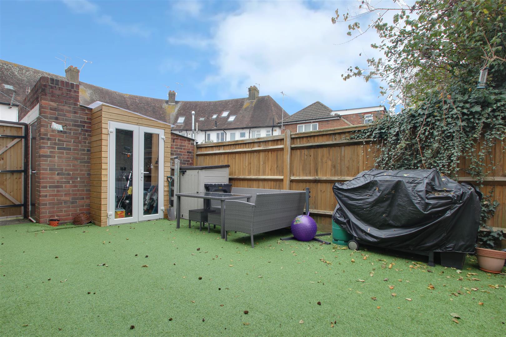 Property in Stone Lane, Worthing, West Sussex, BN13 2BG