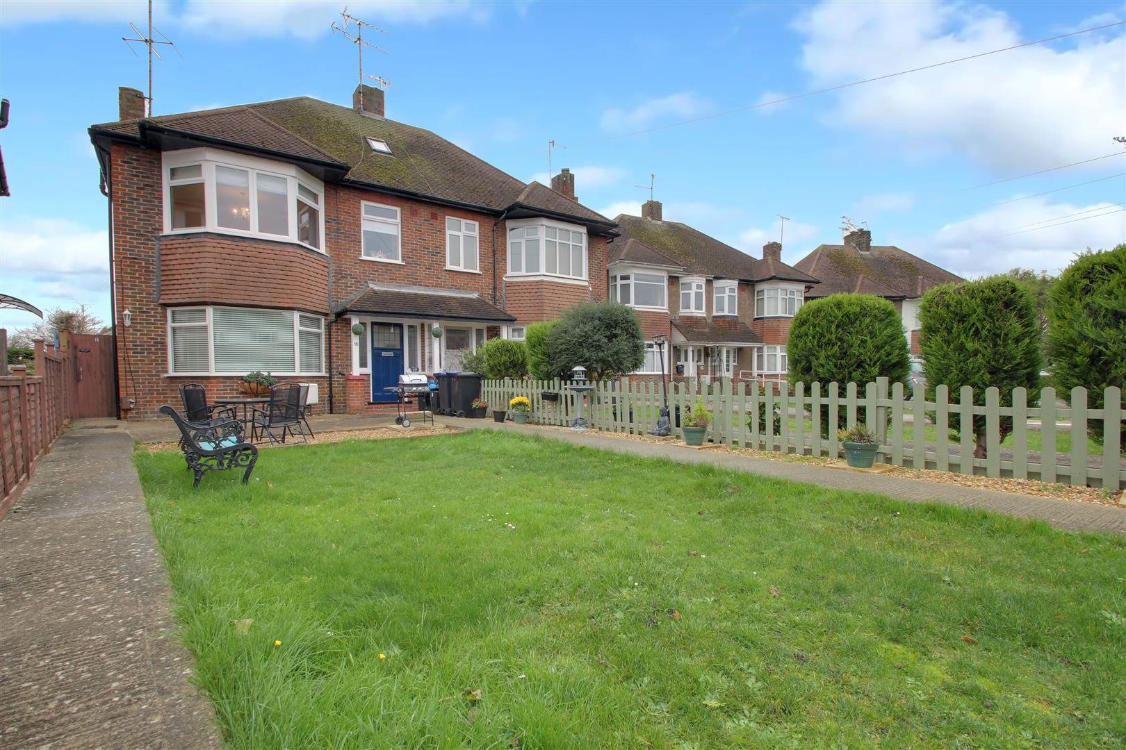 Property in Rose Walk, GoringBySea, Worthing, West Sussex, BN12 4AU