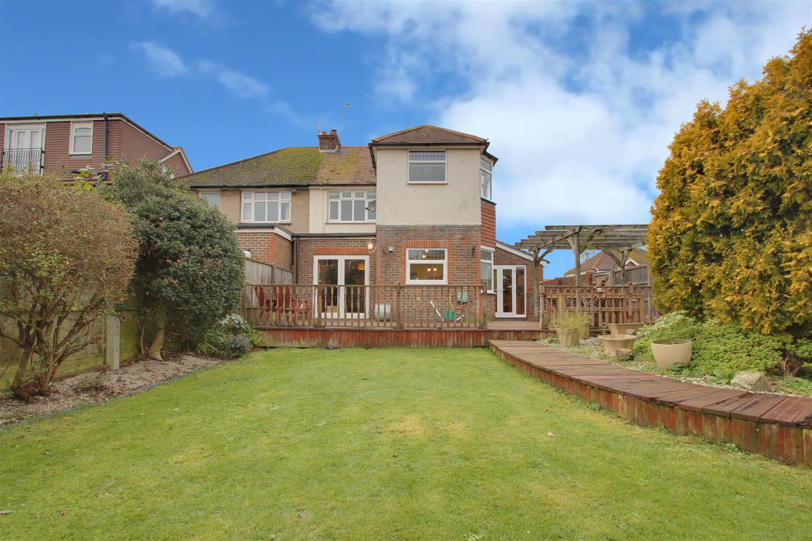 Property in Reigate Road, Worthing, West Sussex, BN11 5NE