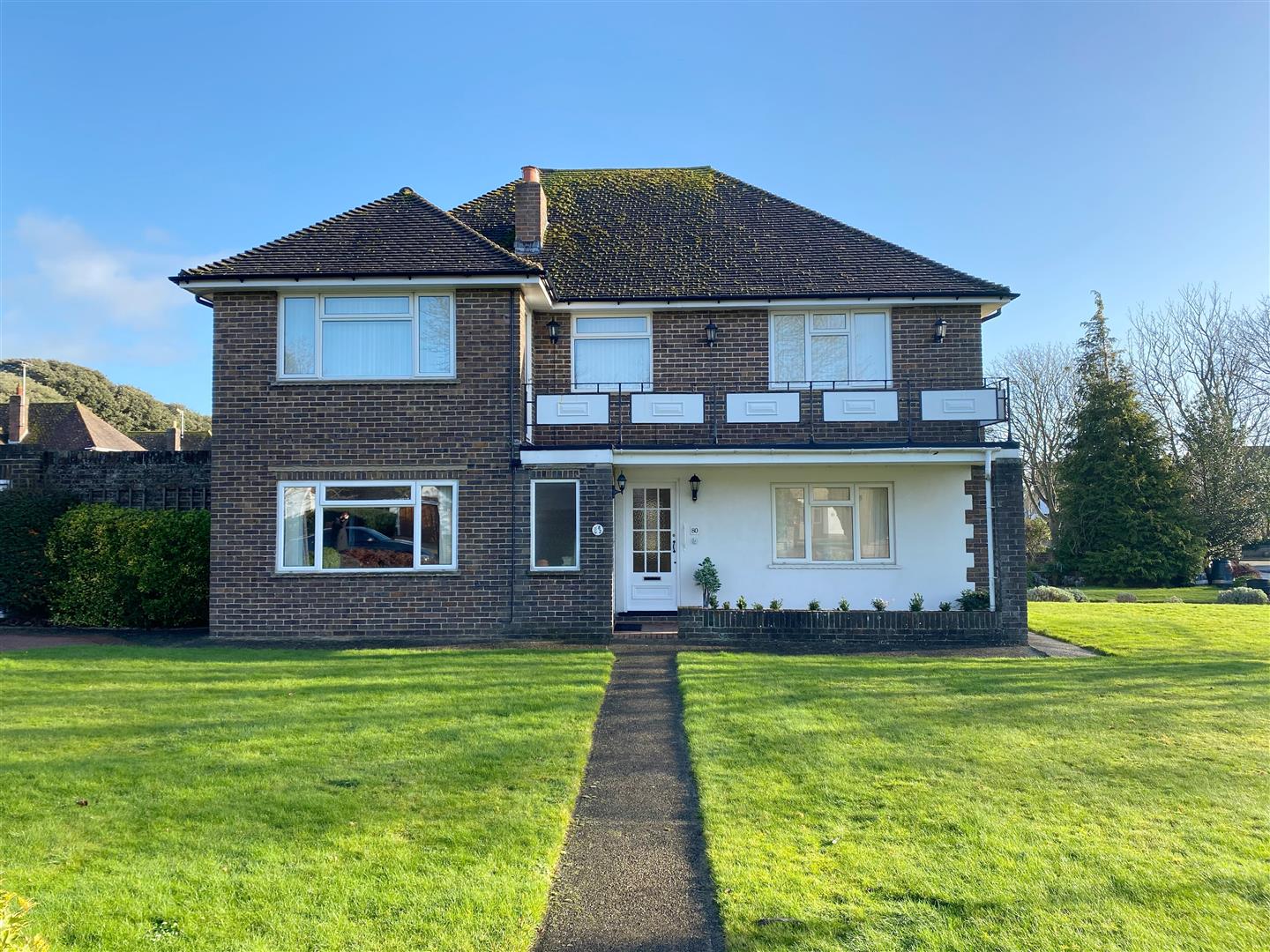 Property in Aldsworth Avenue, GoringBySea, Worthing, West Sussex