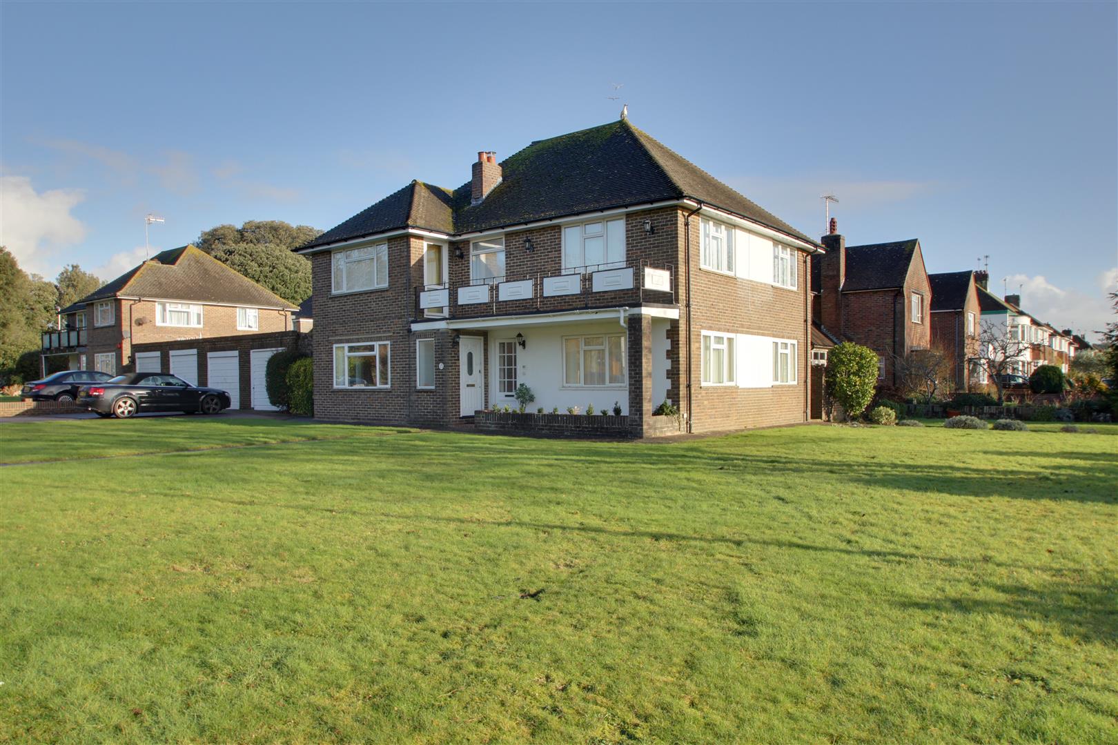 Property in Aldsworth Avenue, GoringBySea, Worthing, West Sussex