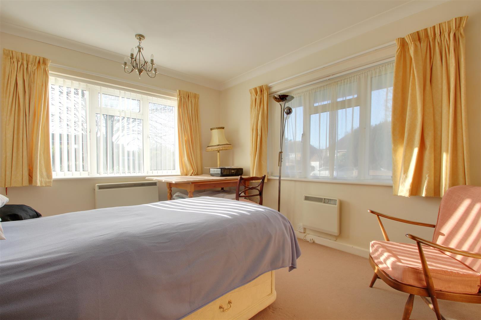 Property in Aldsworth Avenue, GoringBySea, Worthing, West Sussex, BN12 4XF Property in Aldsworth Avenue, GoringBySea, Worthing, West Sussex, BN12 4XF