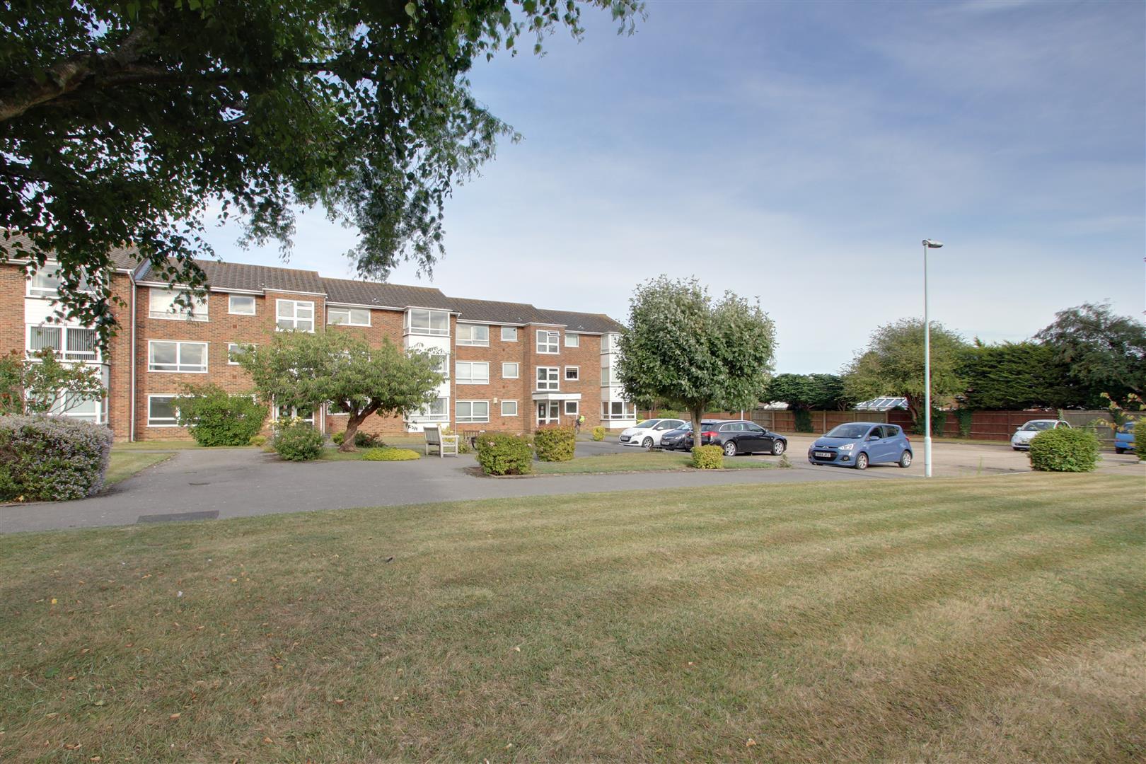 Property in Hawthorn Gardens, Worthing, West Sussex, BN14 9LS