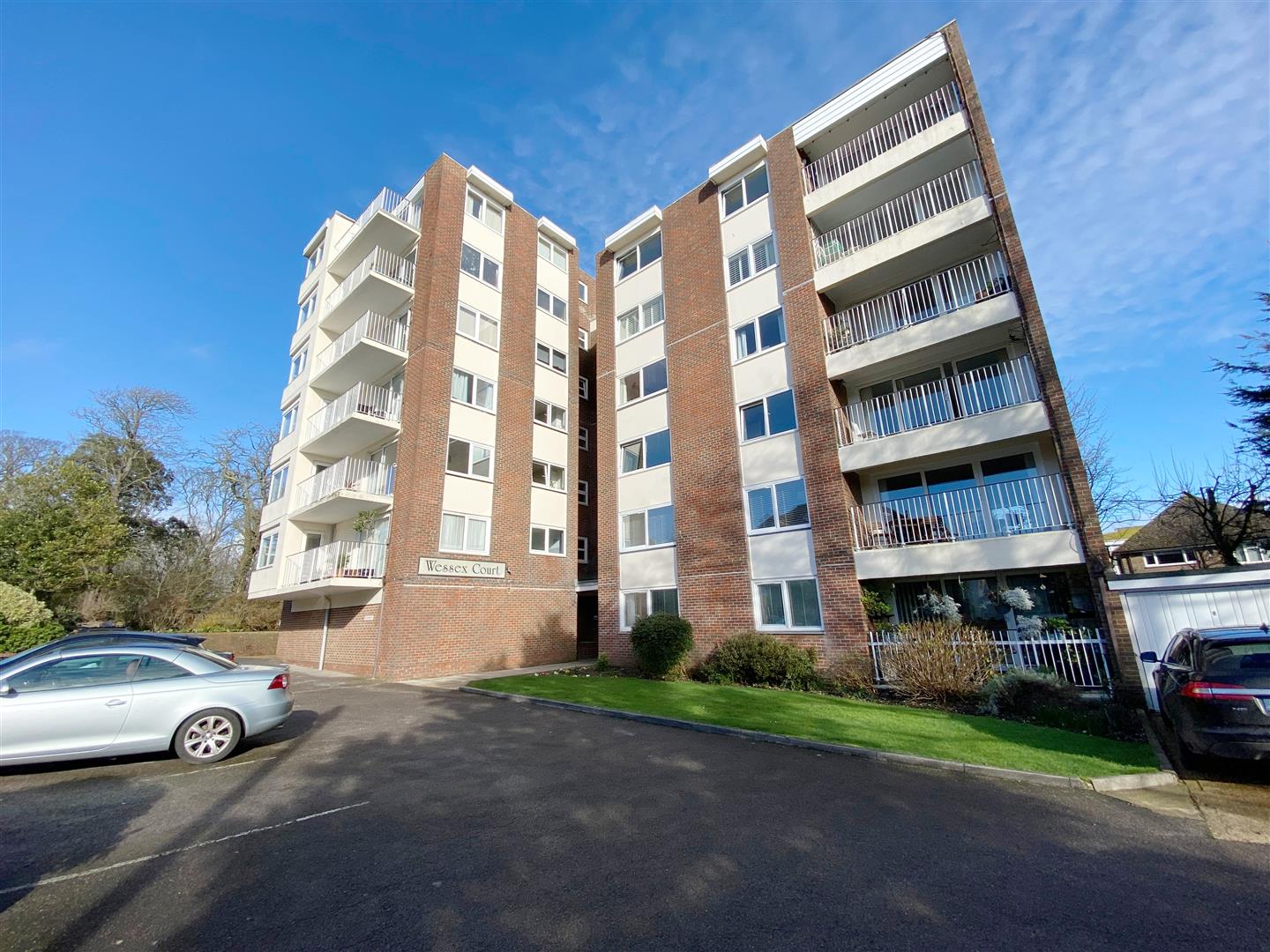 Property in Wessex Court, Tennyson Road, Worthing, West Sussex, BN11 4BP