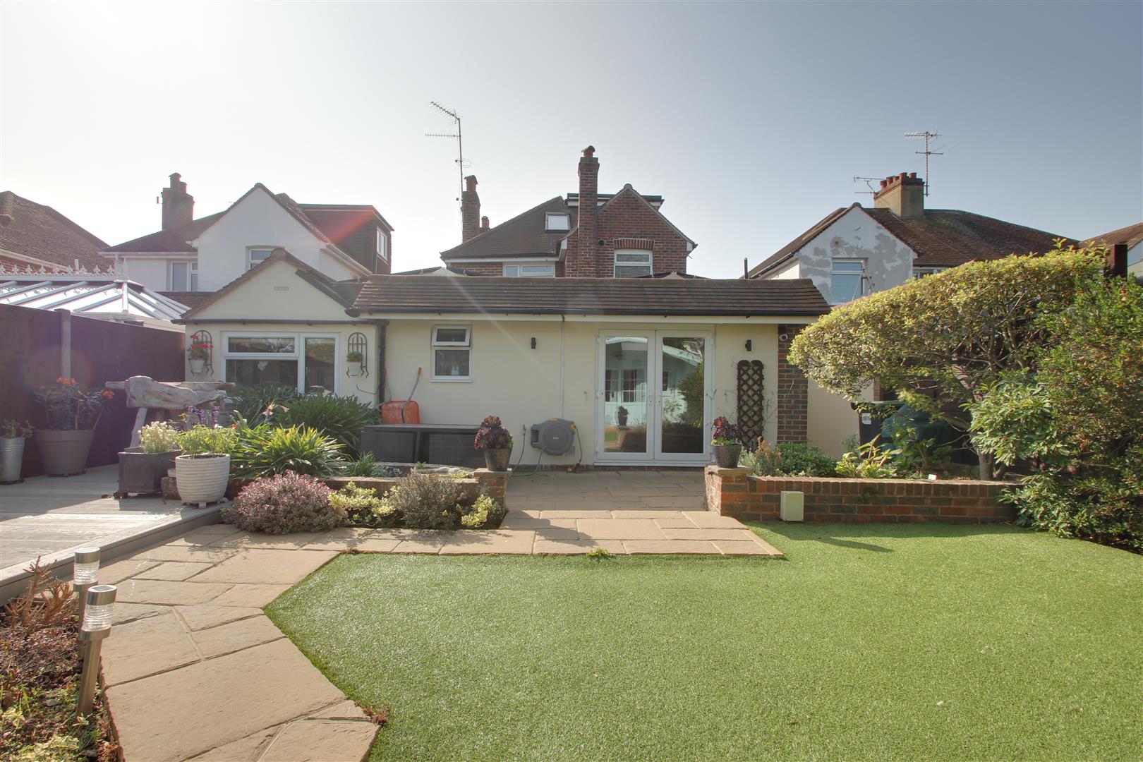 Property in Broomfield Avenue, Worthing, West Sussex, BN14 7SB