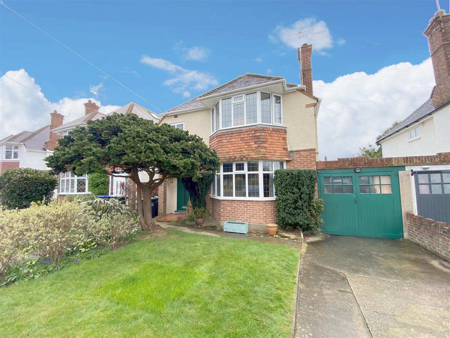 Property in Drummond Road, GoringBySea, Worthing, West Sussex, BN12 4DX