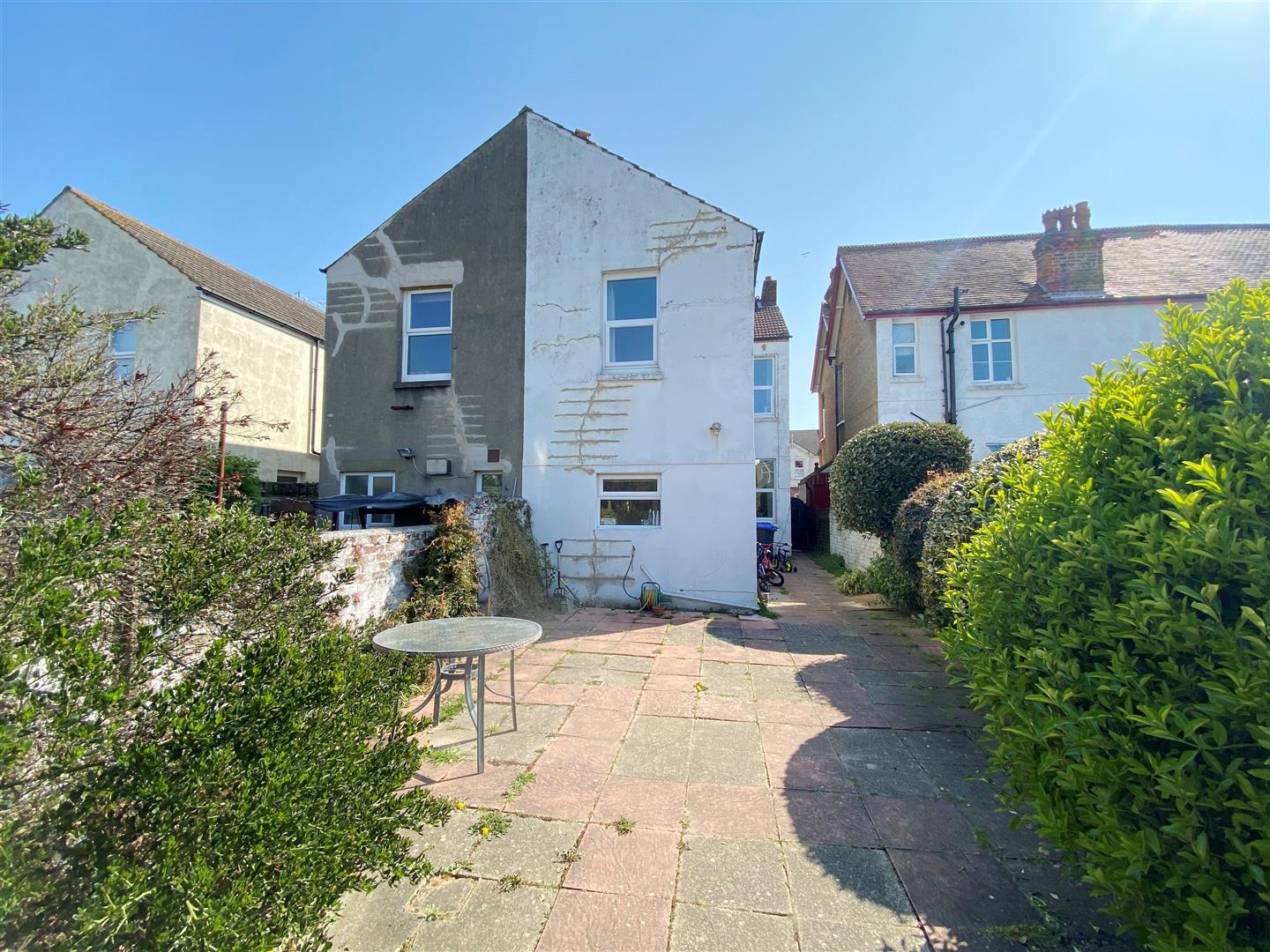 Property in Harrow Road, Worthing, West Sussex, BN11 4RB