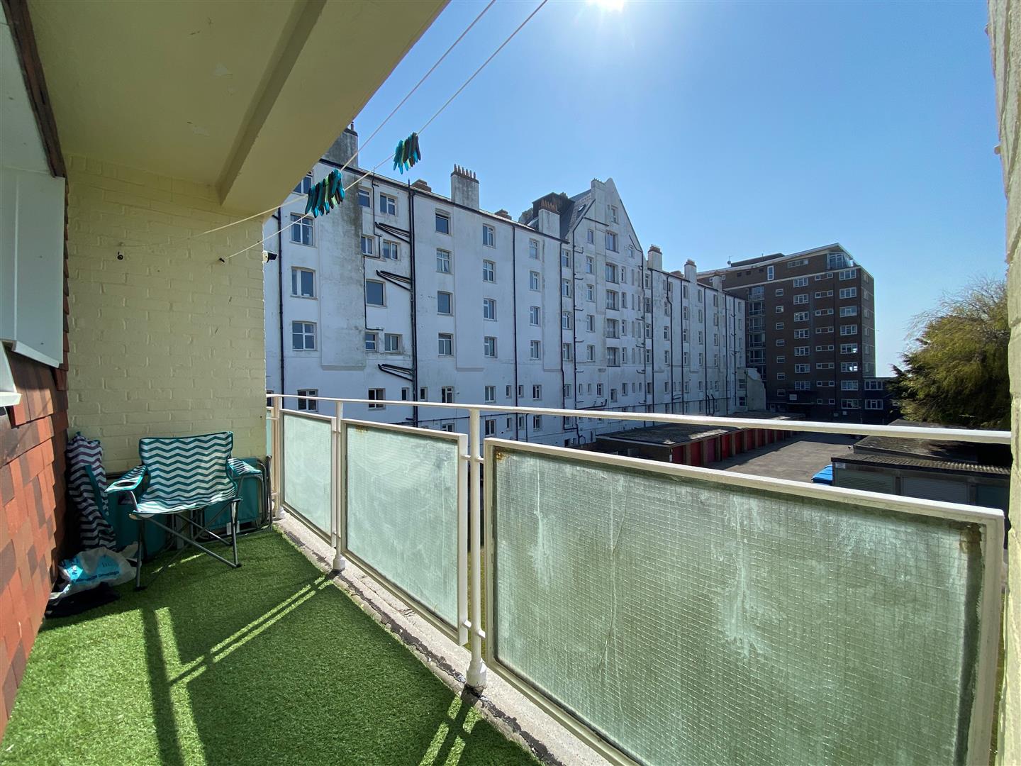 Property in Hythe Road, Worthing, West Sussex, BN11 5DQ