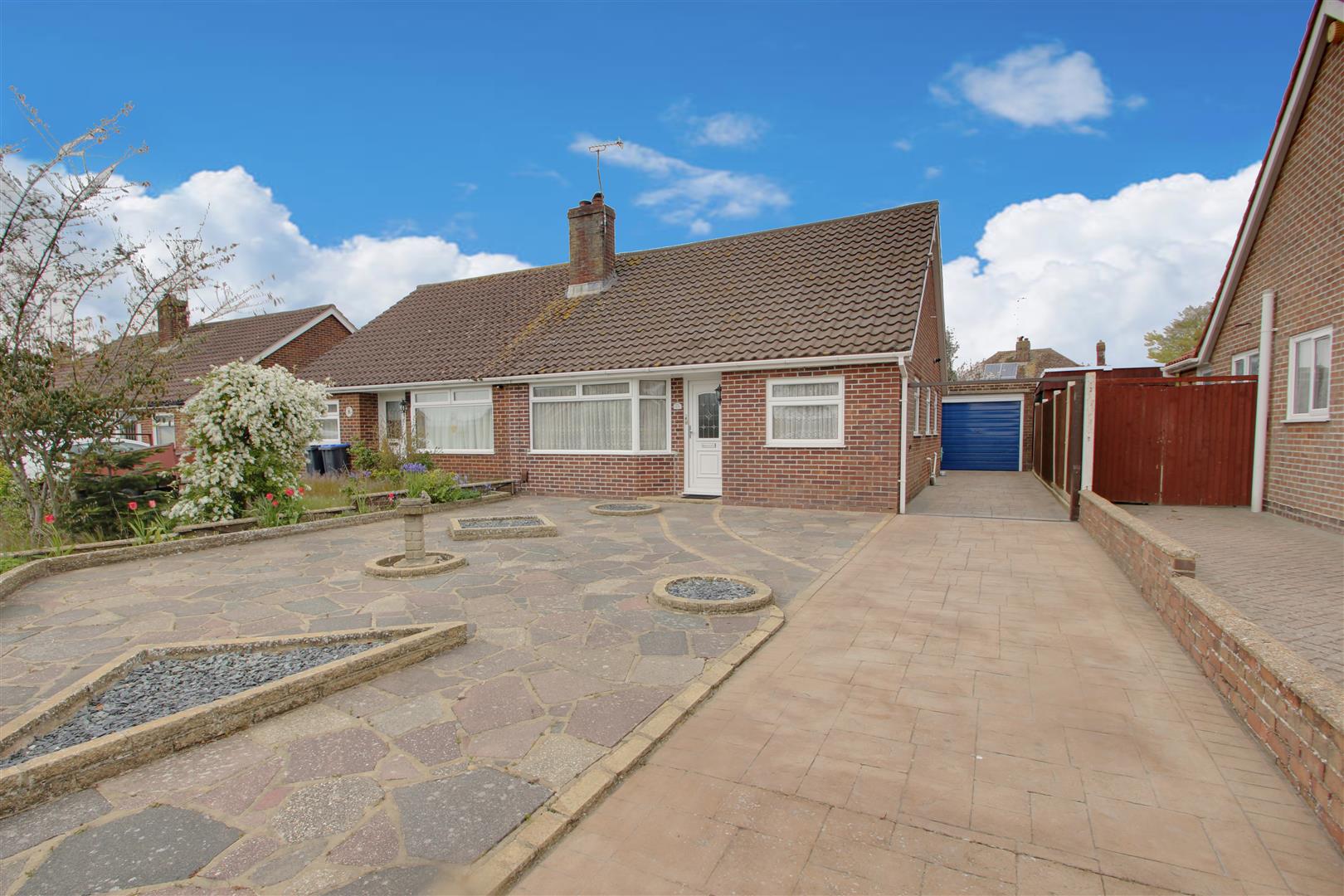 Property in Lingfield Close, Worthing, West Sussex, BN13 2DZ