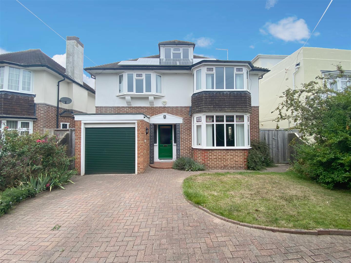 Property in West Park Lane, GoringBySea, Worthing, West Sussex, BN12 4ER