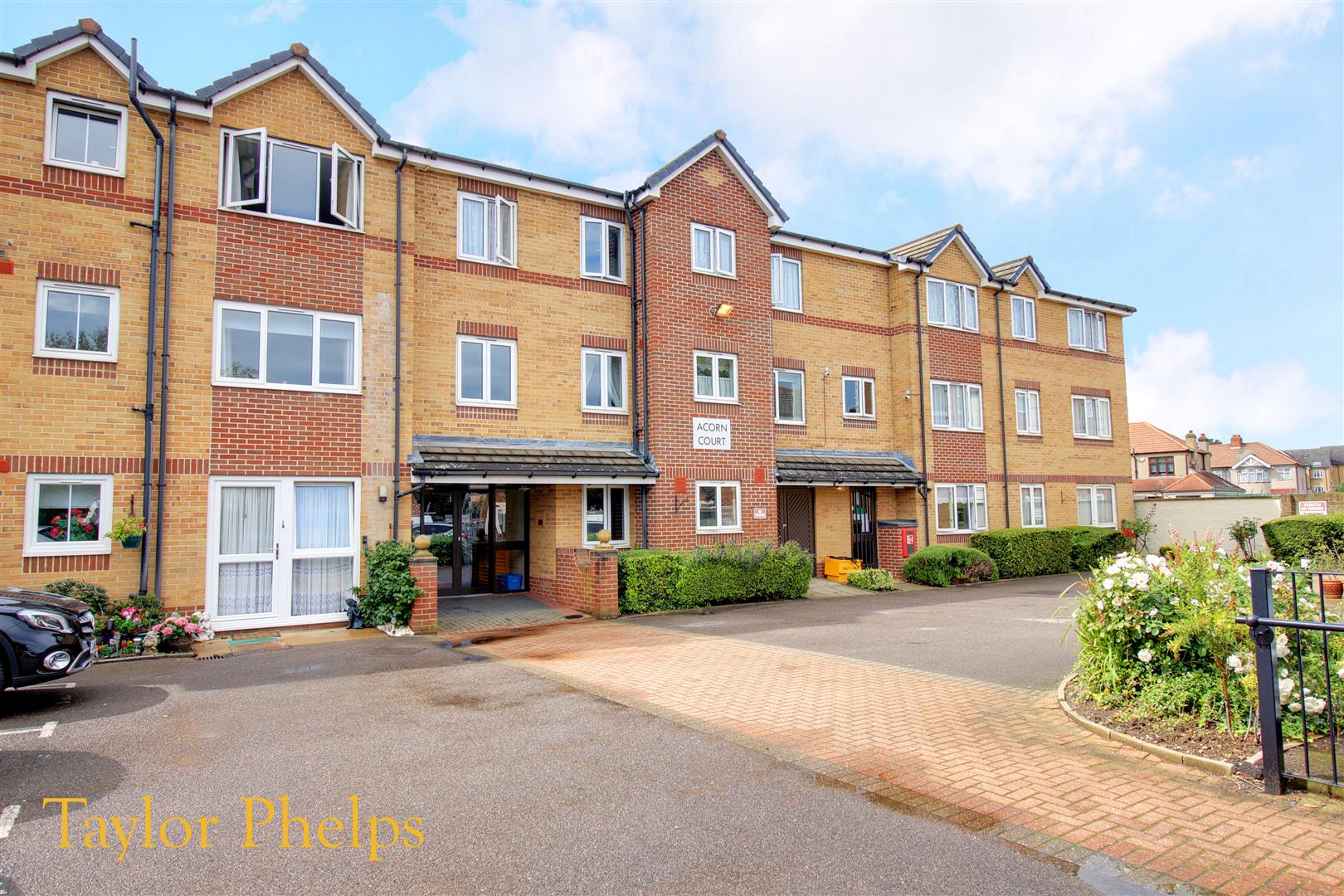 Property in Acorn Court, High Street, Waltham Cross, Hertfordshire, EN8 7GB