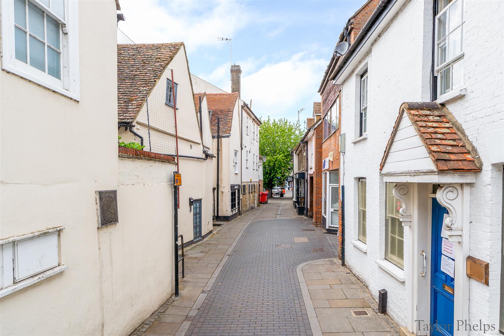 High Street, Ware, SG12 9BY