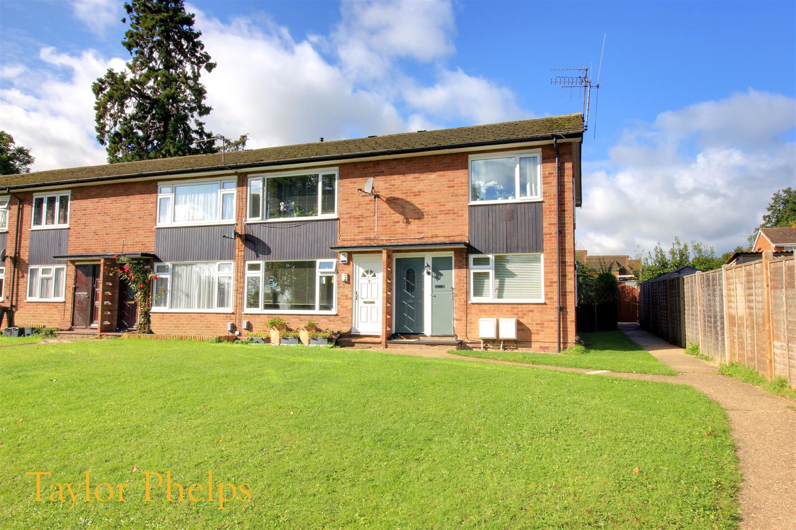 Property in Bury Green Road, West Cheshunt, Hertfordshire, EN7 5AL