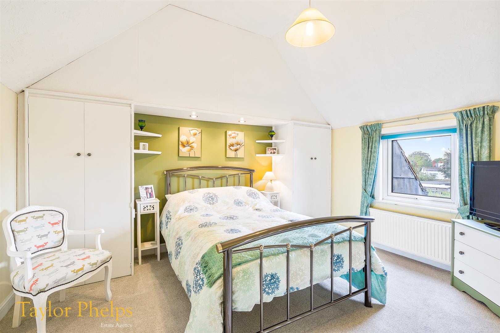 Property in Dewhurst Road, Cheshunt, Cheshunt Waltham Cross