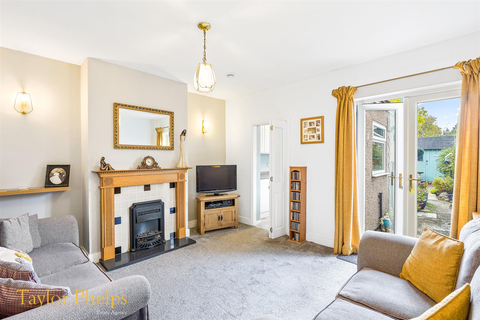 Property in Dewhurst Road, Cheshunt, Cheshunt Waltham Cross, Hertfordshire, EN8 9PE