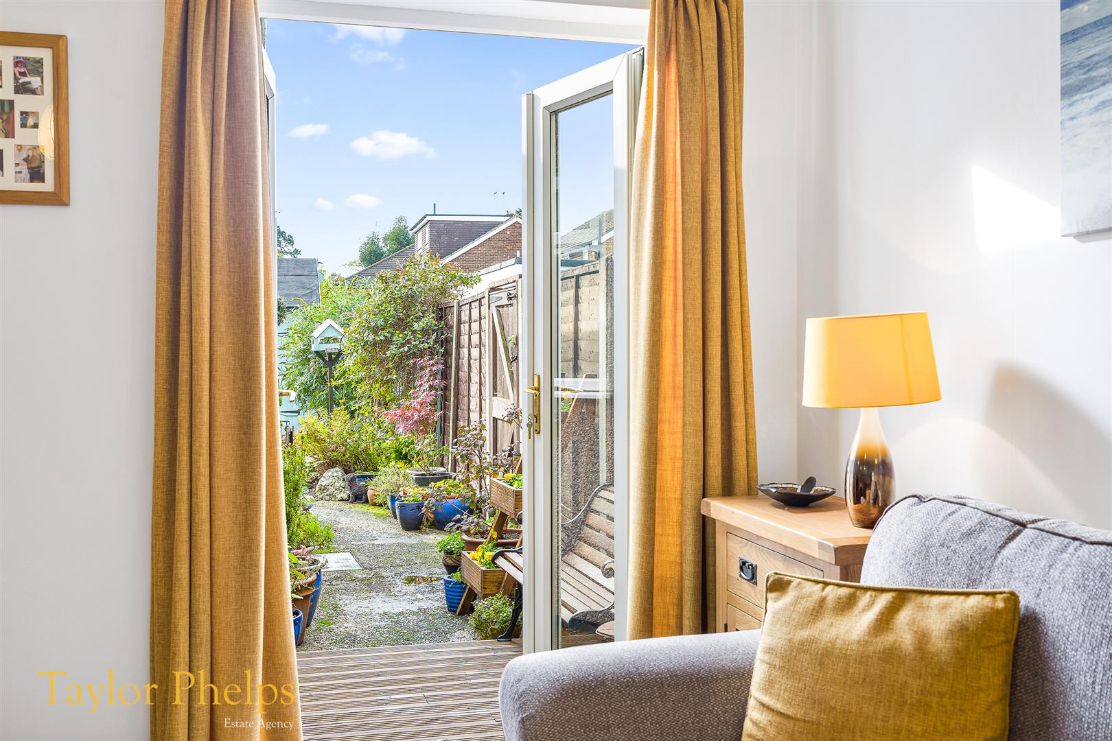 Property in Dewhurst Road, Cheshunt, Cheshunt Waltham Cross