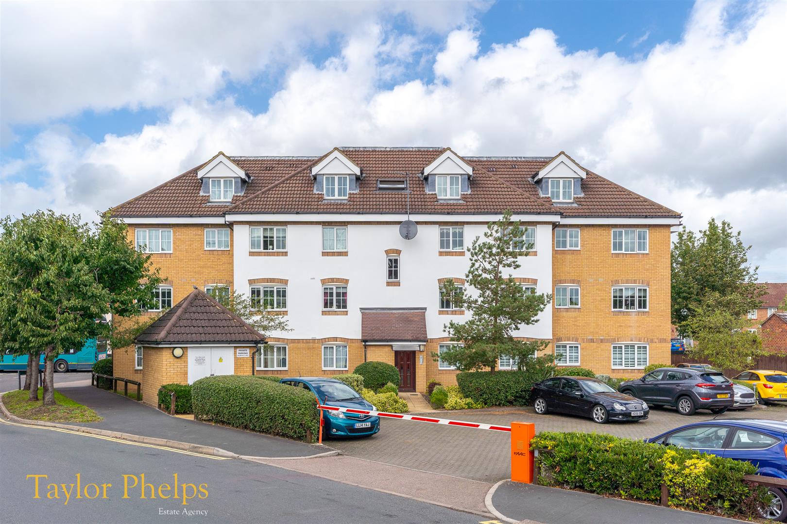 Grandmill Place, Cheshunt, EN8 0AF