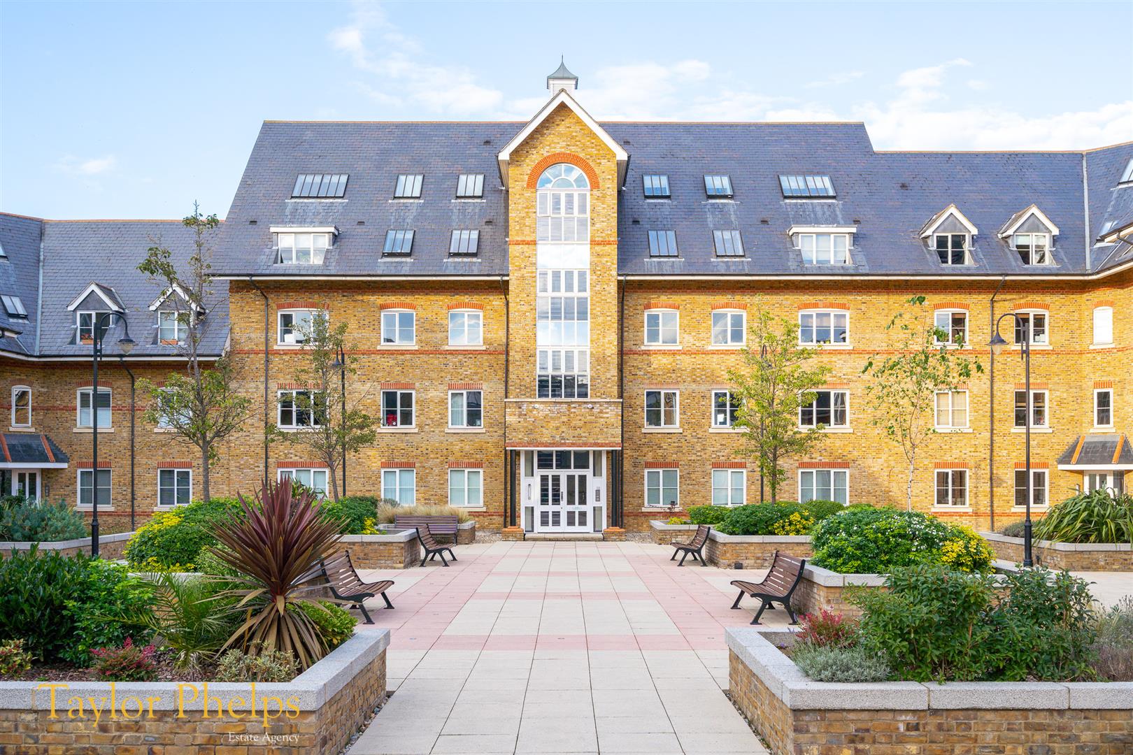 Stewart Place, Ware, SG12 9UN