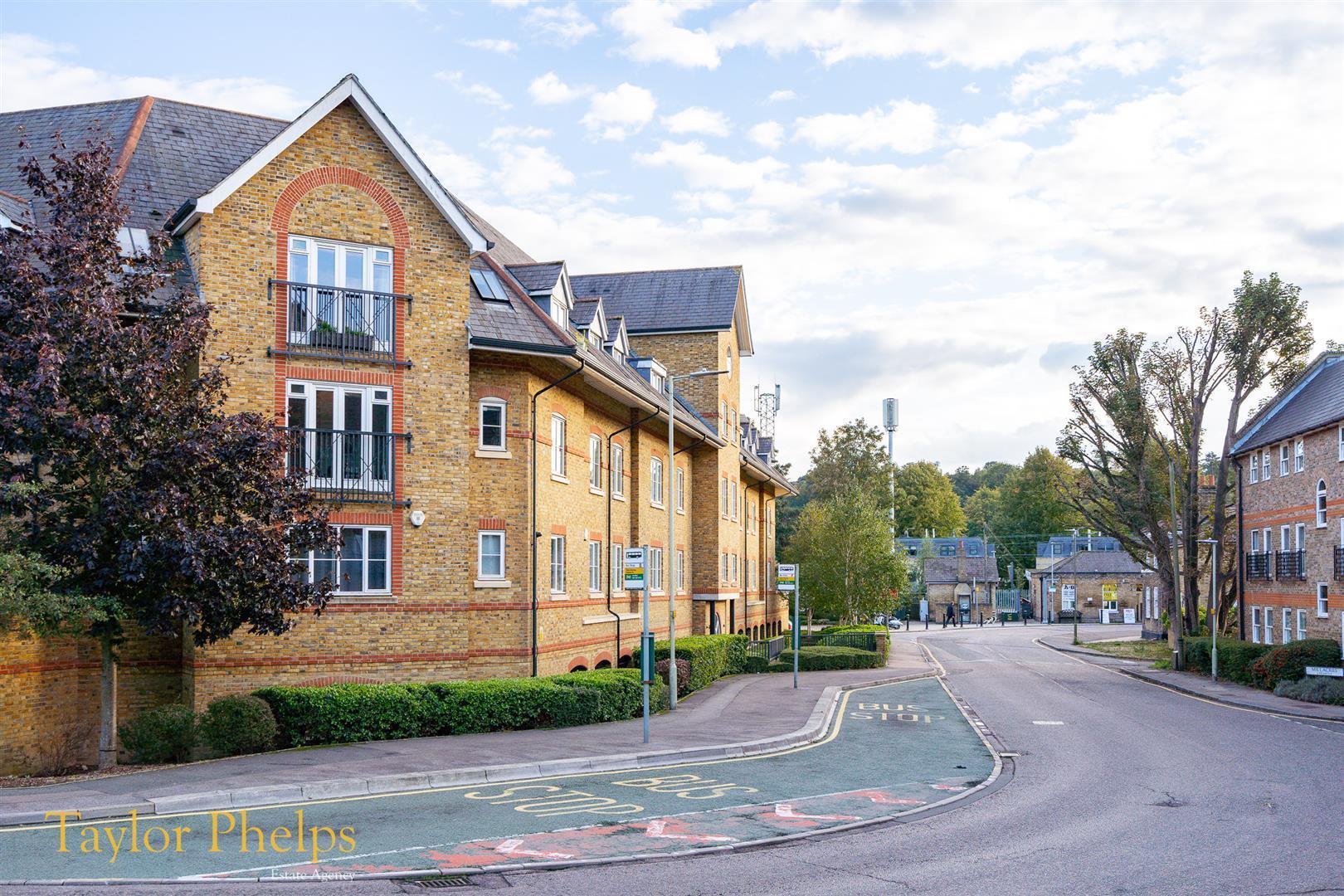 Stewart Place, Ware, SG12 9UN