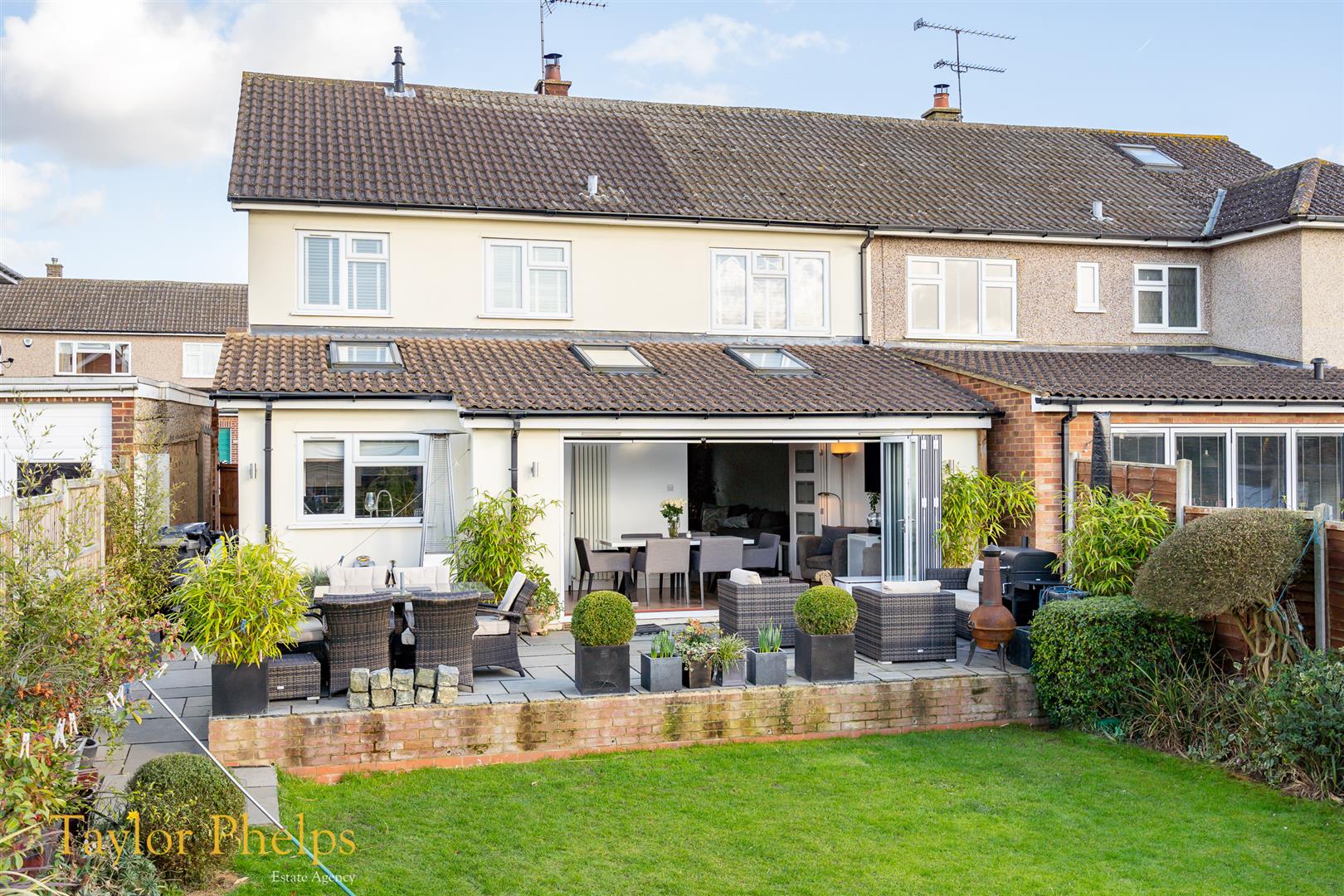 Property in Heath Drive, Ware, Hertfordshire, SG12 0RF