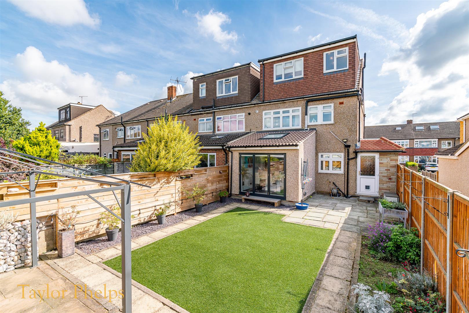 Property in Grove Road, Ware, Hertfordshire, SG12 7HS