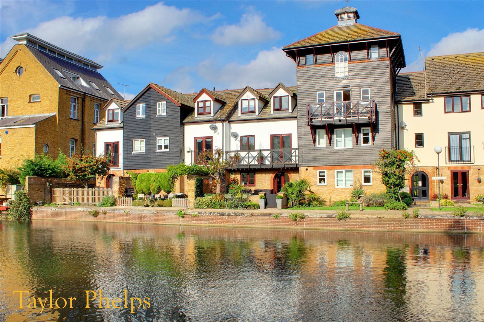 Albany Mews, Ware, SG12 7AL