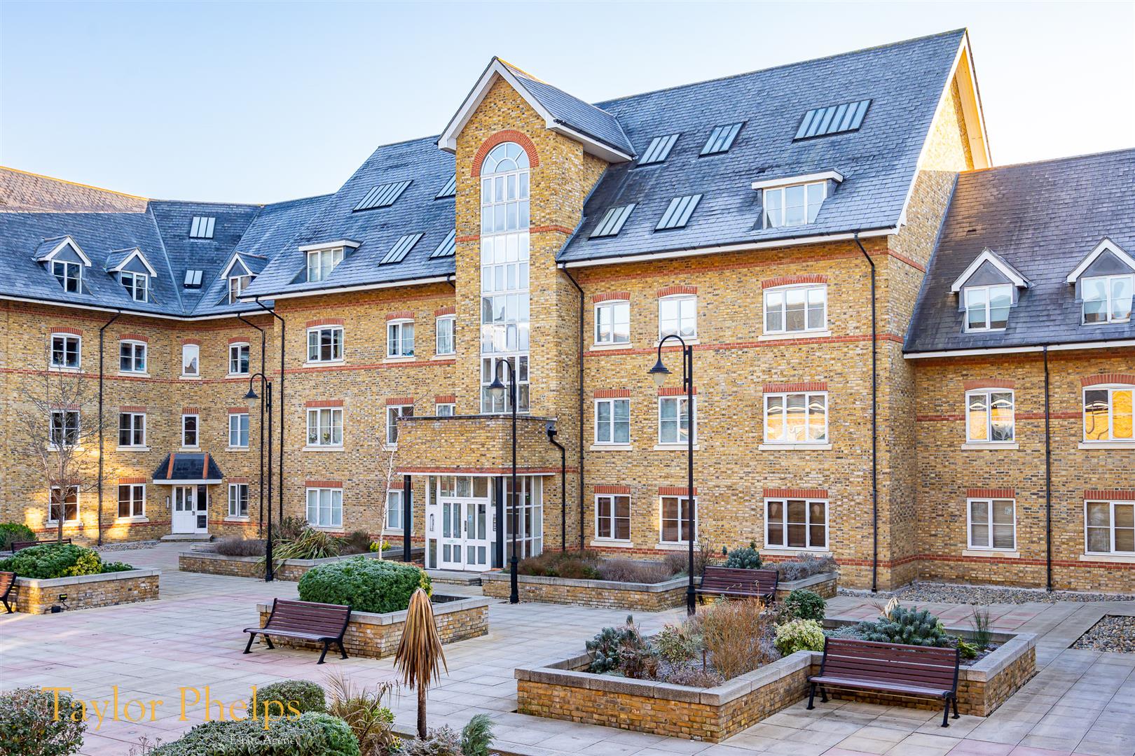 Stewart Place, Ware, SG12 9UN