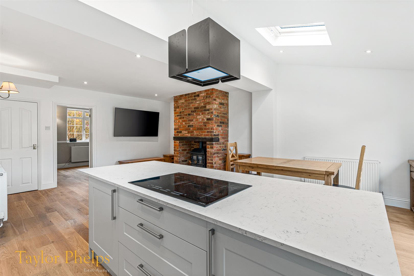 Property in Roydon Road, Stanstead Abbotts, SG12 8EZ