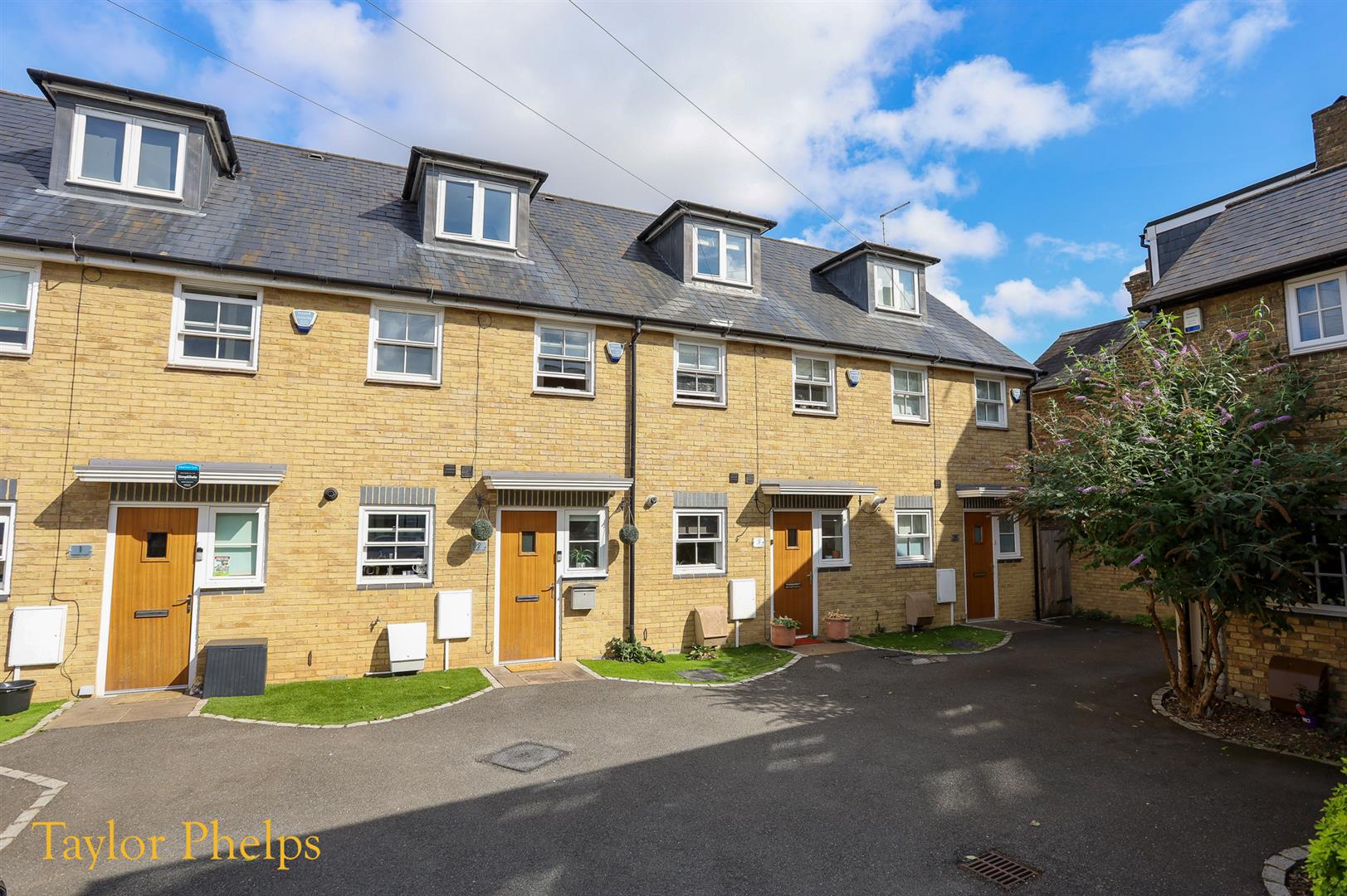 Phoenix Court, Ware, SG12 7BW