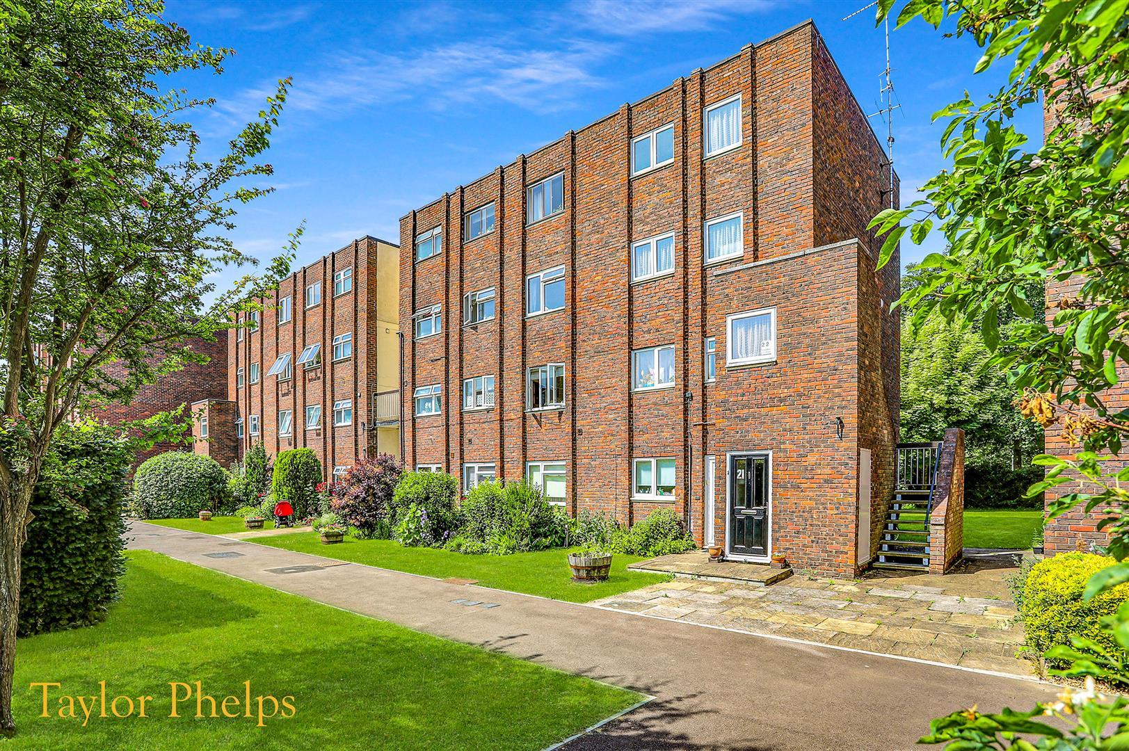 Broadmeads, Ware, SG12 9HT