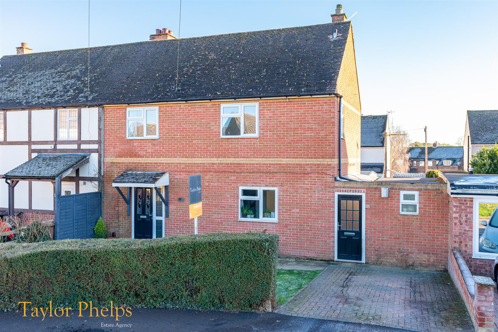 Hillside Crescent, Stanstead Abbotts, SG12 8BQ