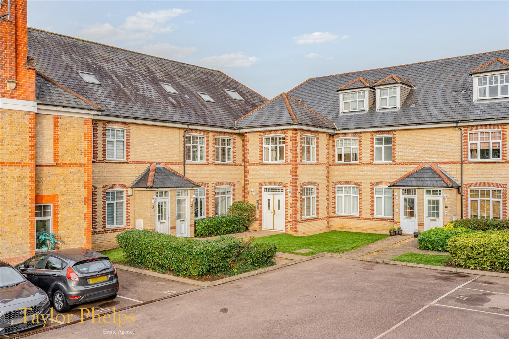 Rainsborough Court, Hertford, SG13