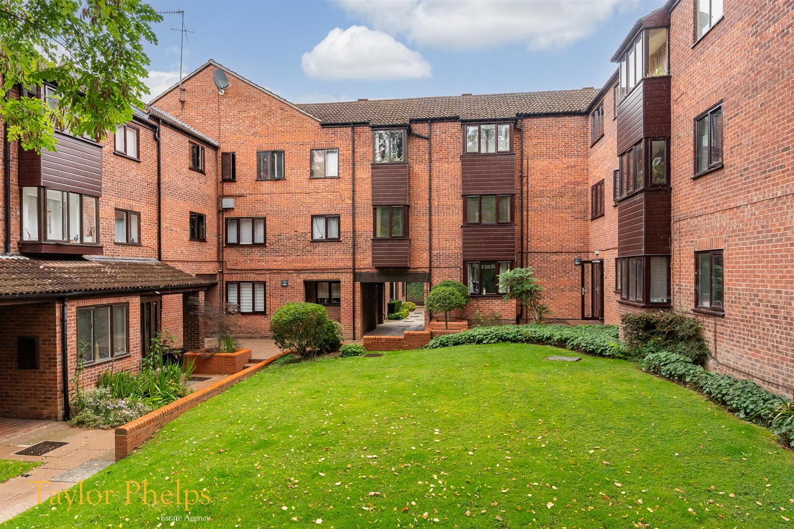 Copperwood, Hertford, SG13 7HZ